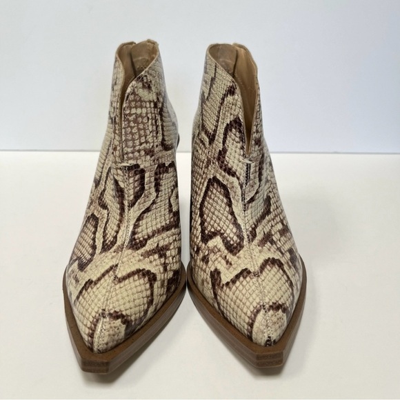Vince Camuto Snake Print Ankle Bootie Sz 6 - Picture 2 of 4